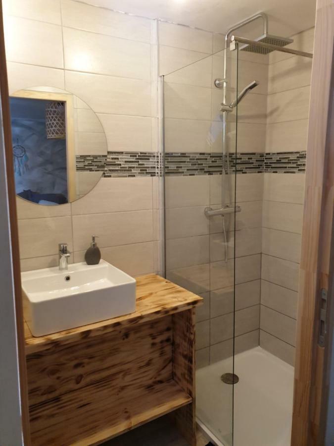 Ty Flour Di Lys Hotel Rochefort-en-Terre Bilik gambar